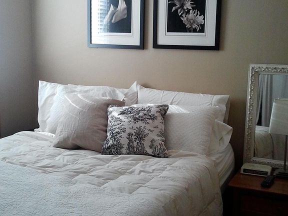 5th image of 1942 N Oakley Ave #2