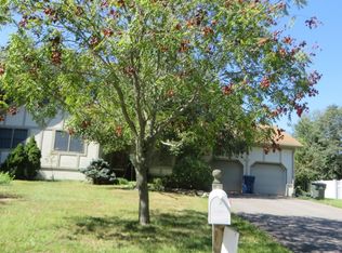 8 Jerome Smith Dr, Ocean, NJ 07712