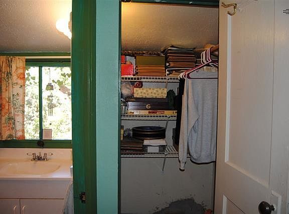 2nd image of 48 Kingston Main St
