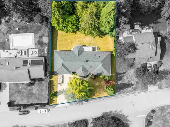 11293 153a St, Surrey, BC V3R 6H9