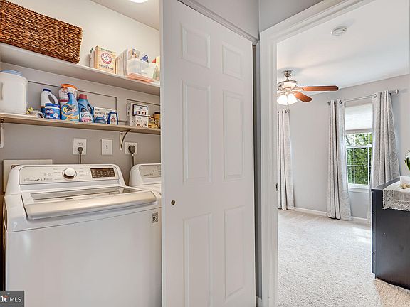 3rd image of 4731 Thornbury Dr