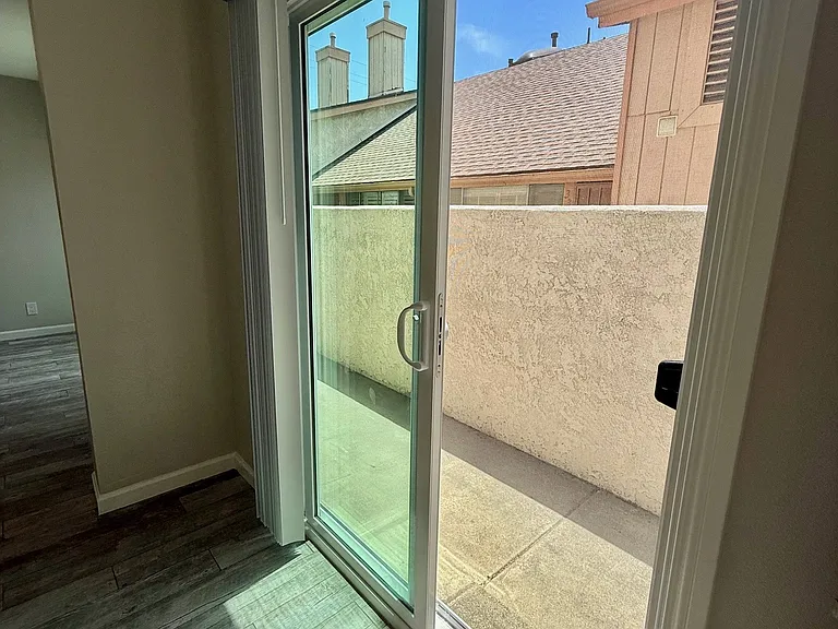 3348 Pasadena Ave #101 — Photo 17