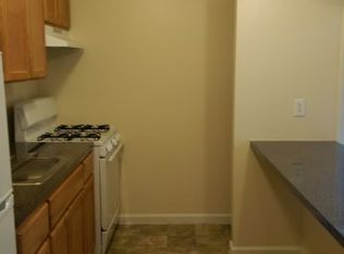 402 Briar Ln APT 2, Champaign, IL 61820