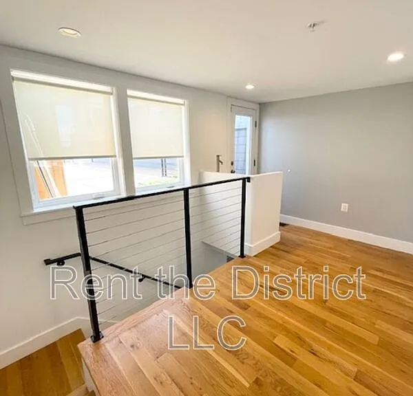 254 15th St SE #5 — Photo 9