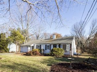 4 Fable Ln, Farmington, CT 06032