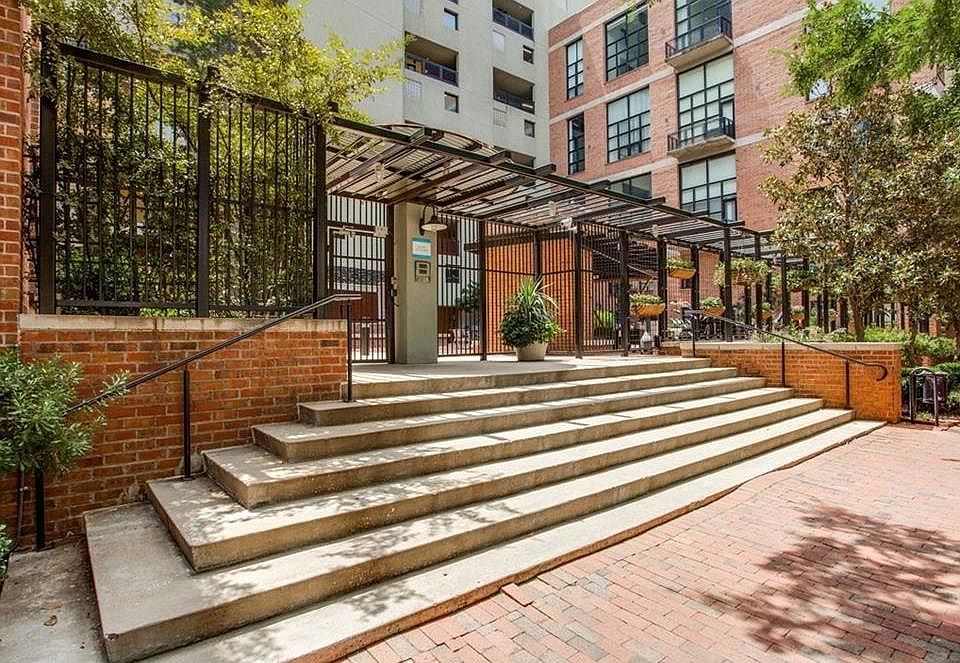 1st image of 3110 Thomas Ave APT 134
