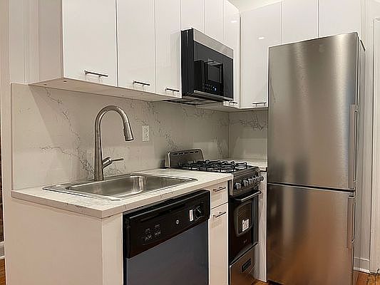 2nd image of 314 Mott St #Cc