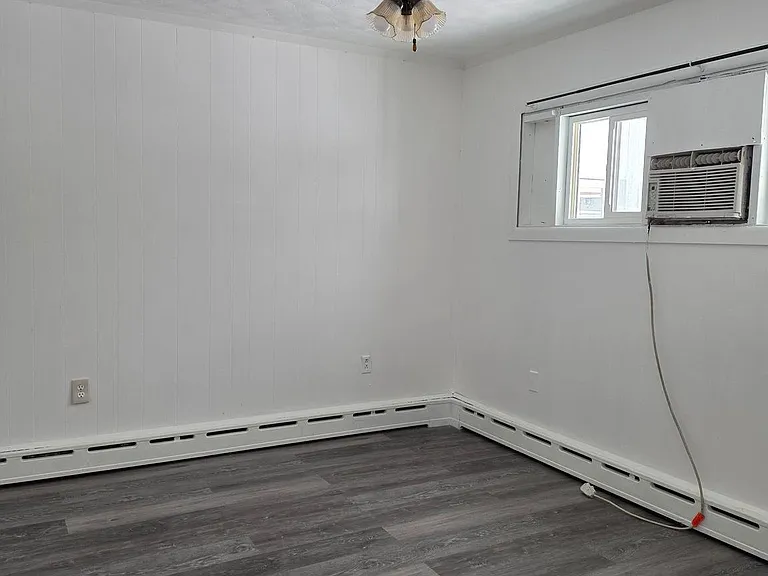 25-27 E Main St — Photo 2
