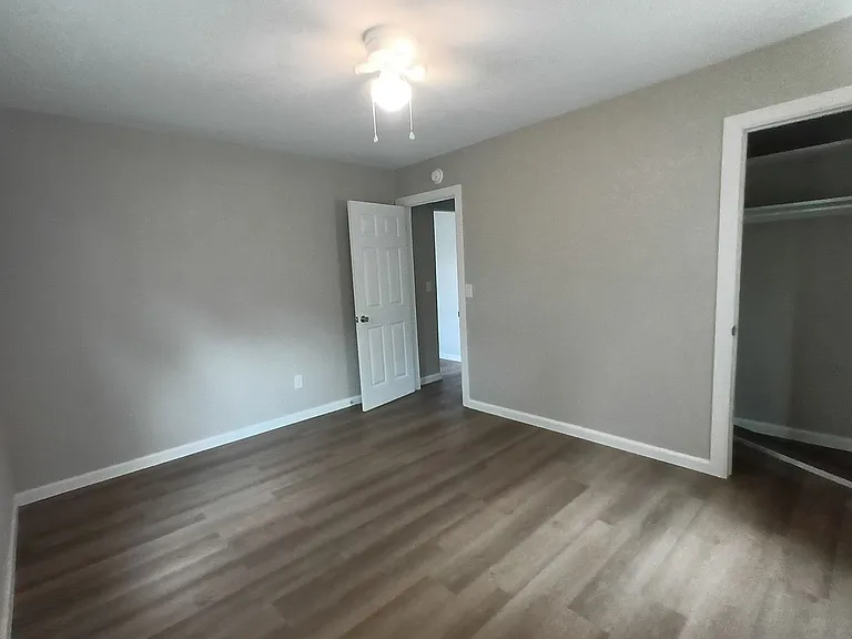 404 Mid America Blvd — Photo 20