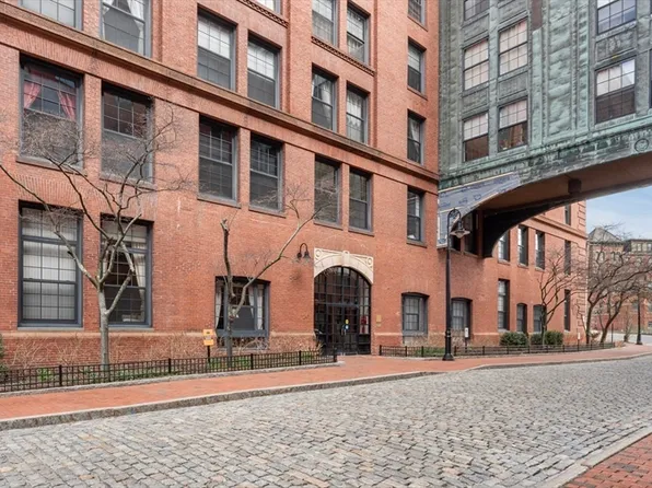 1241-1245 Adams St #F406, Dorchester Center, MA 02124