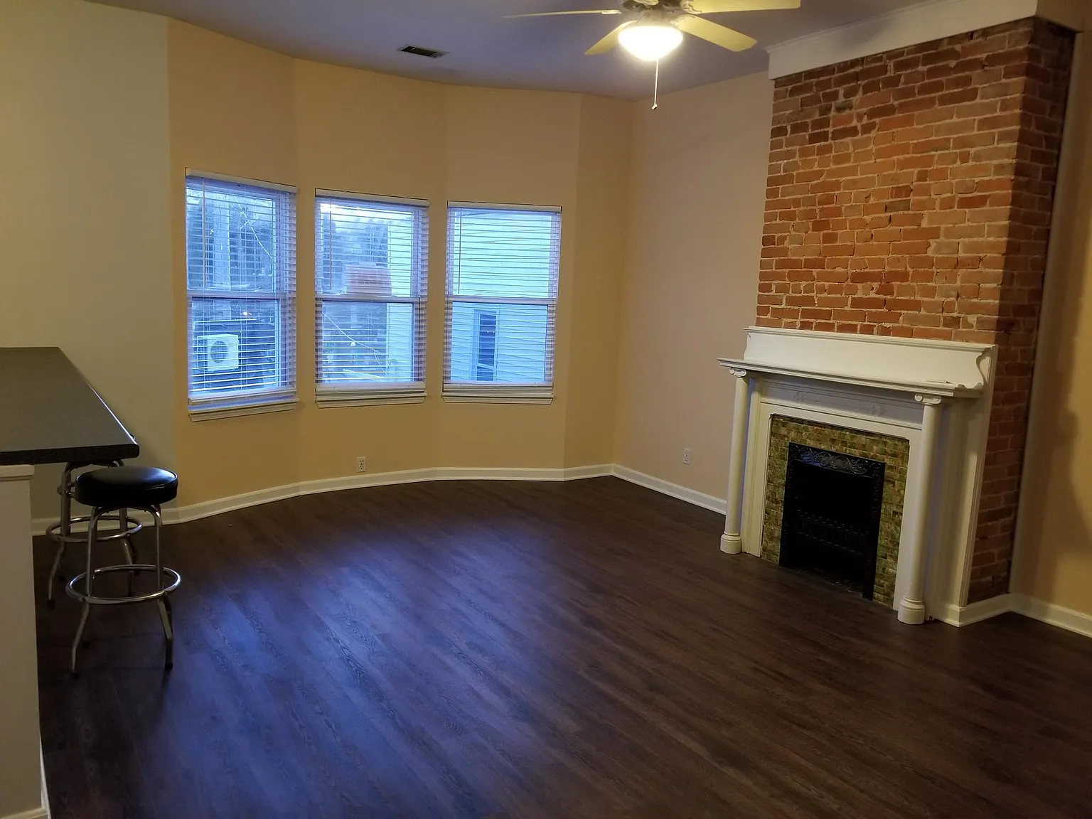 1 bed, 875 sqft, $1,150 — Photo 2