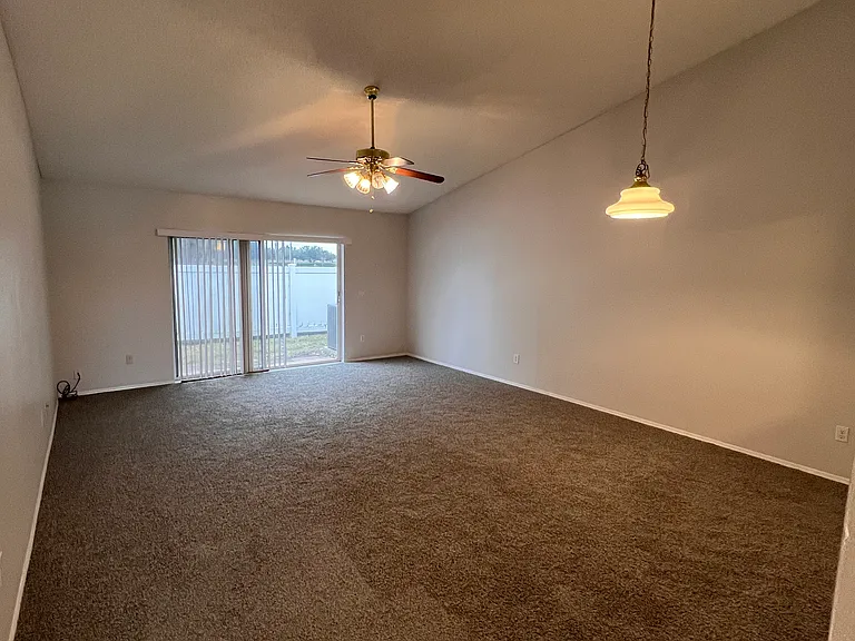 1616 Tropical Ct — Photo 3