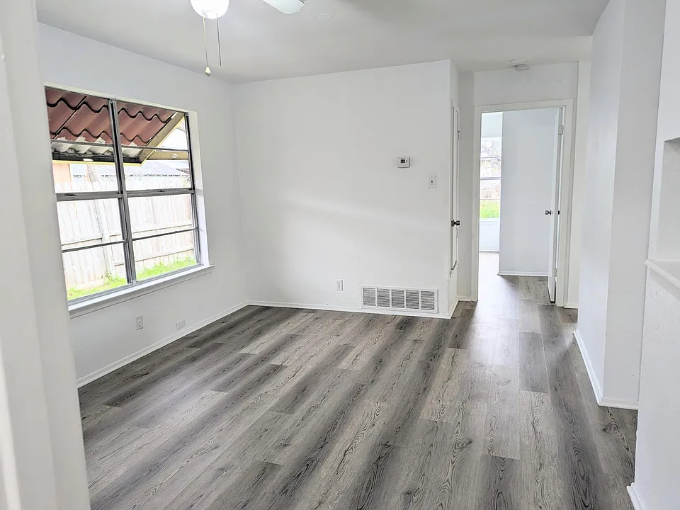225 Baldwin Ave #225