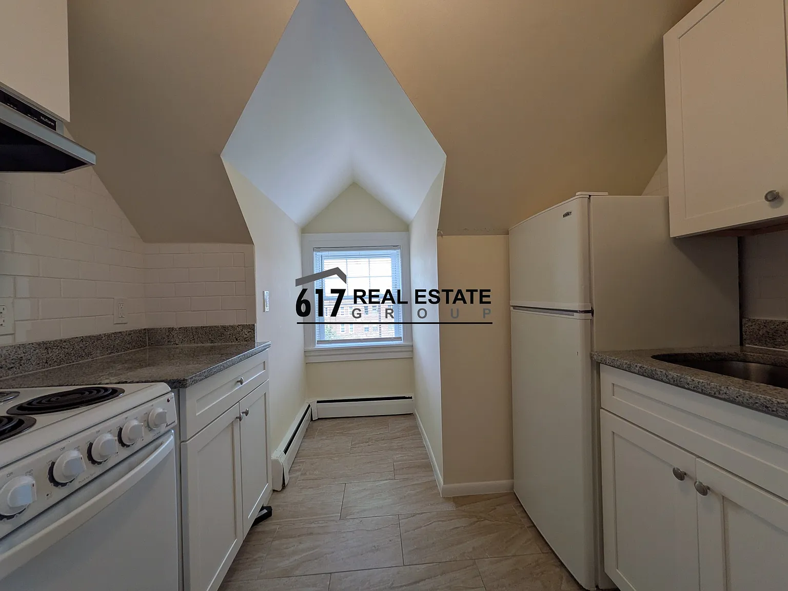 2 bed, 800 sqft, $2,500 — Photo 3