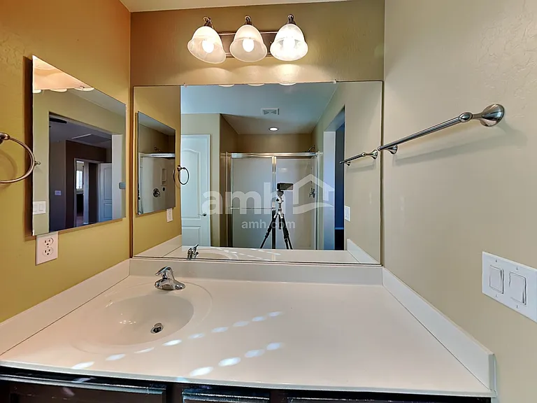 2324 S 238th Ln — Photo 9