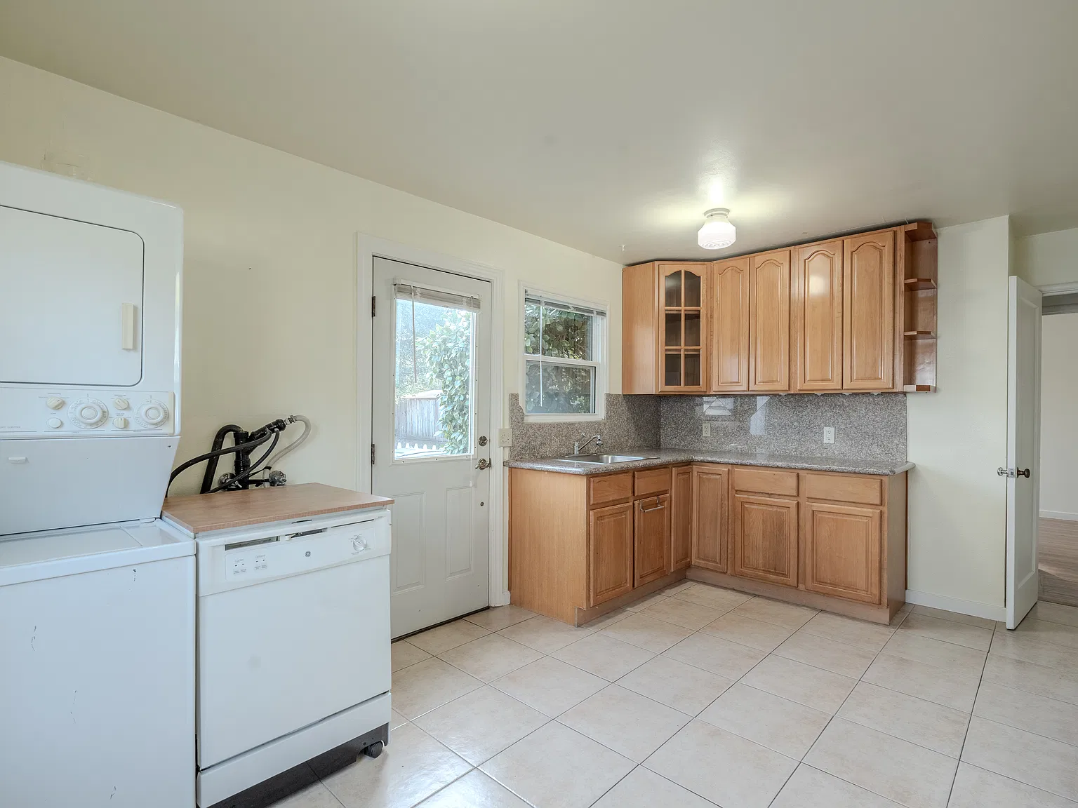 2 bed, 1.0 bath, 802 sqft, $3,650 — Photo 4