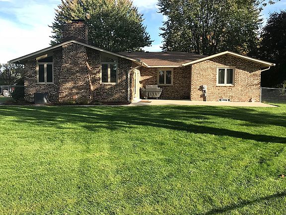 4th image of 40171 Donahue Dr