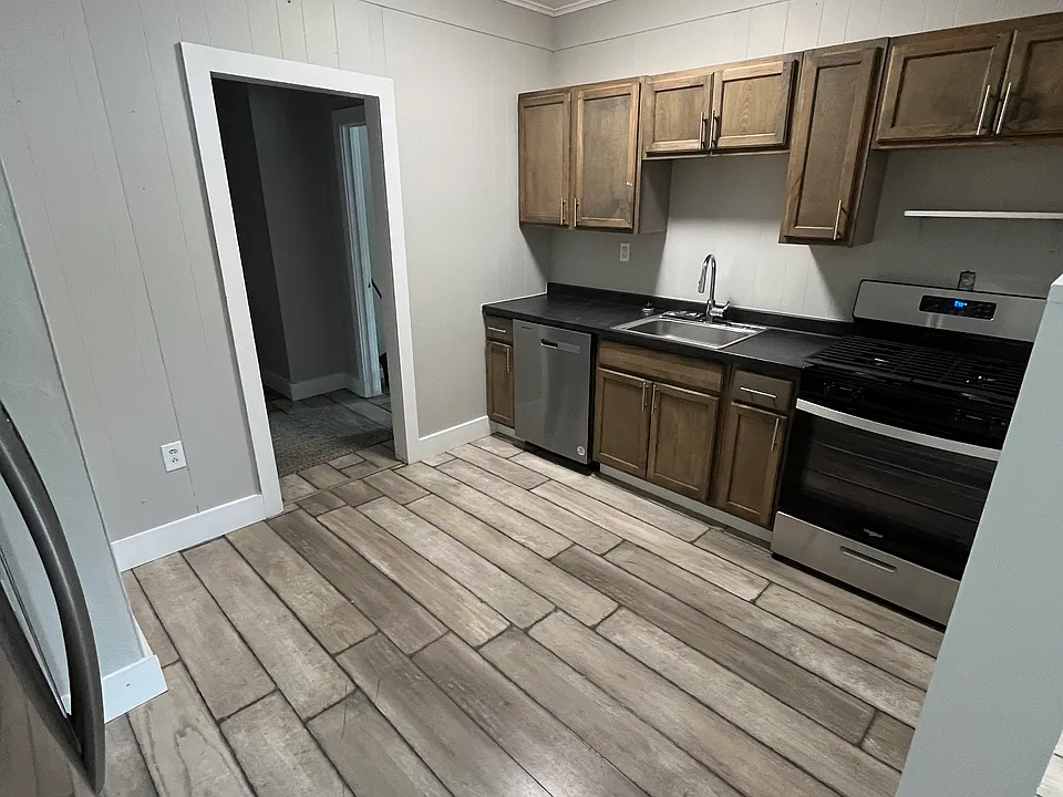106B N Main St