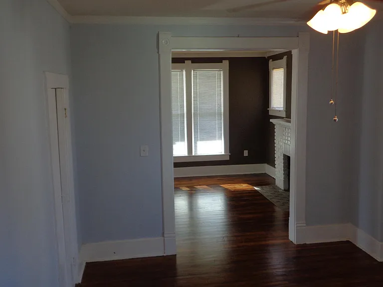 320 E Hickory St — Photo 8