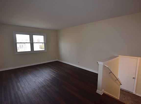 2nd image of 346 Fleetwood St