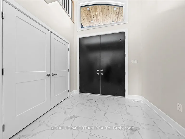 72 Synergy Way — Photo 3