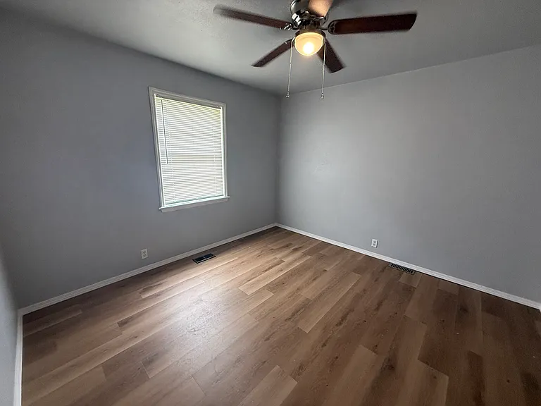 301 S Teehee Dr #1 — Photo 10
