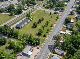 1330 Jackson Ave, Chipley, FL 32428