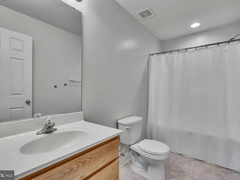 24340 Broad Creek Dr — Photo 18