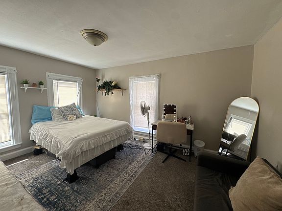 4th image of 44 Leroy St