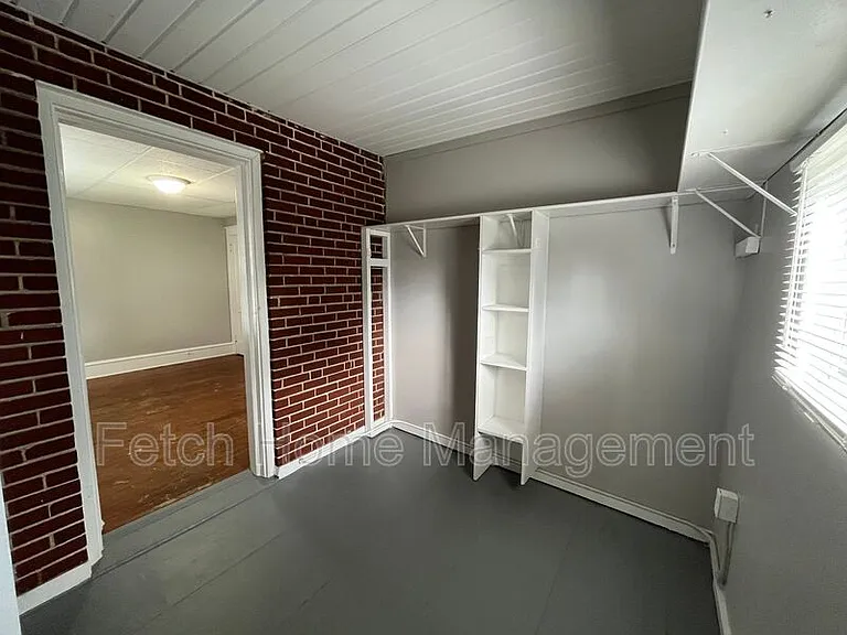 23 S Custer Ave — Photo 9