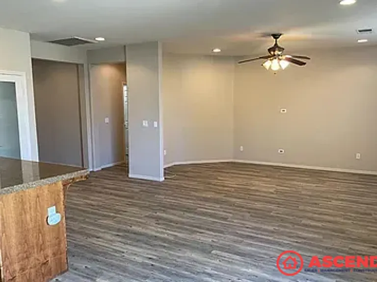 11716 Starlight Dr — Photo 2