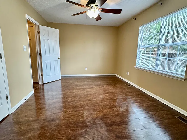 2506 B Bluff View Ct #B — Photo 6