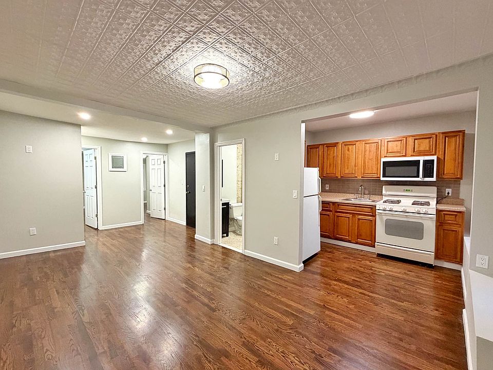 1st image of 642 4th Ave APT 3