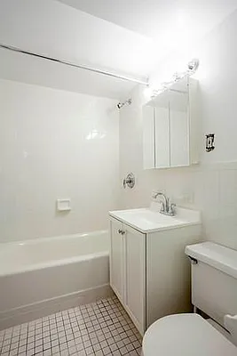 Rented by Mirador Real Estate | media 23