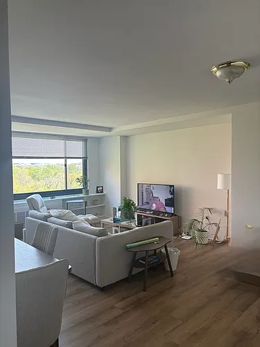 1011 Arlington Blvd Photo 1