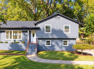 1827 Edgewater Dr, Charlotte, NC 28210