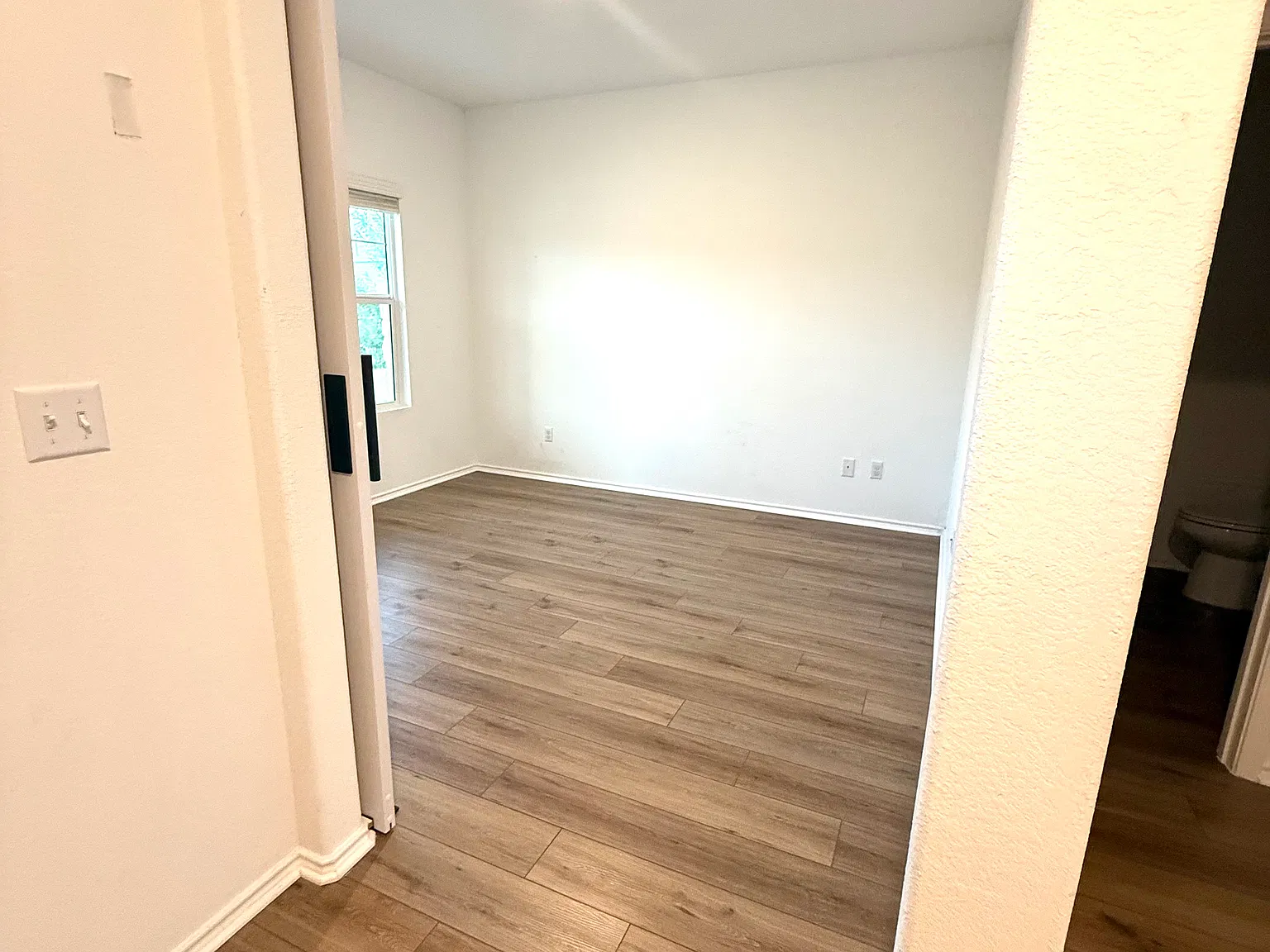 380 Mendoza — Photo 3