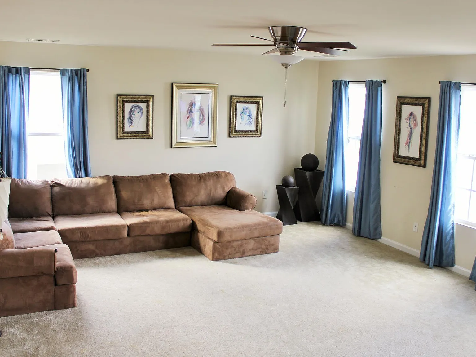 324 Clayburne Dr — Photo 4