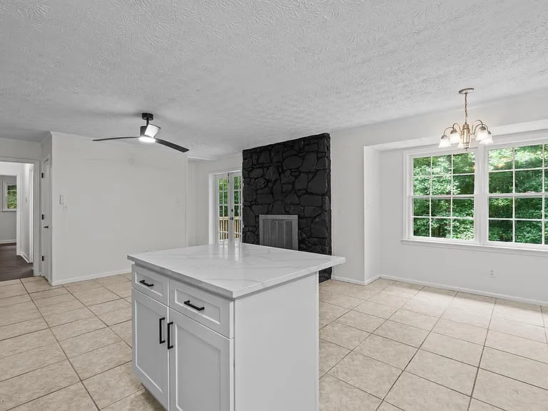 246 Barbara Ln SW — Photo 15