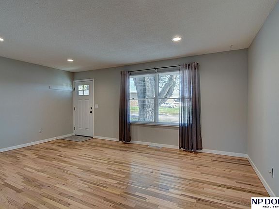 5th image of 6617 Grover St