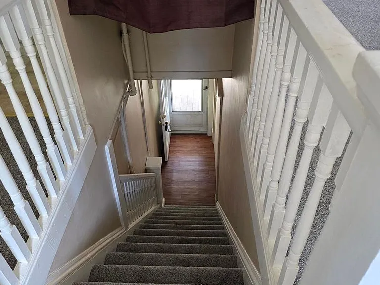 115 1/2 Banning Ave — Photo 9