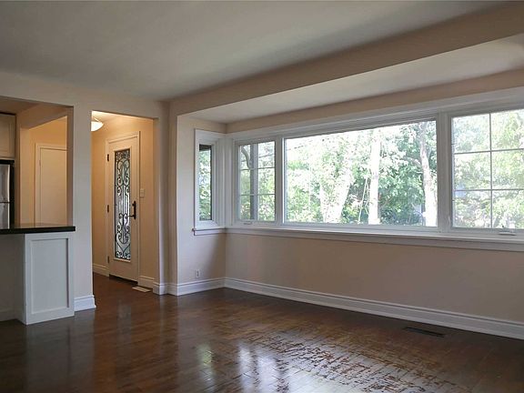 5th image of 117 Prince Charles Dr