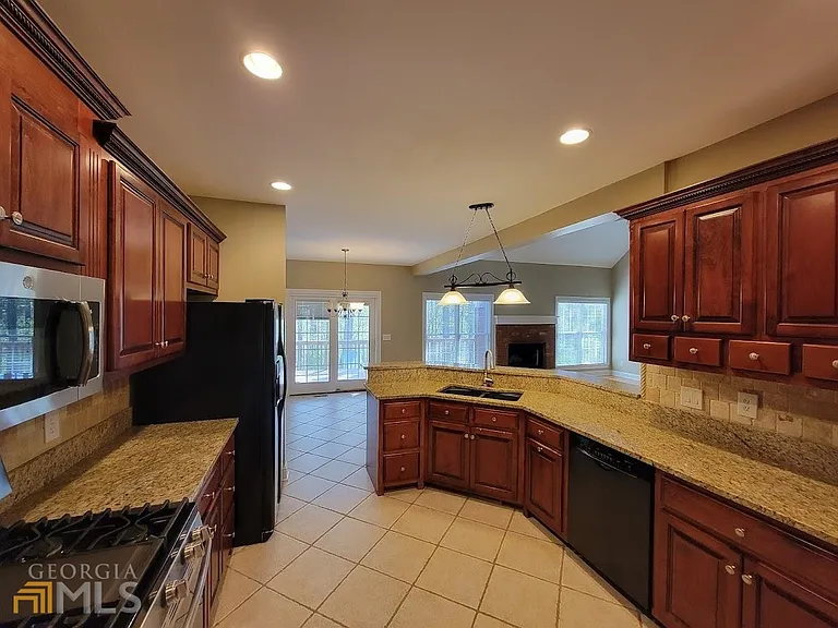 125 Farmington Dr — Photo 9
