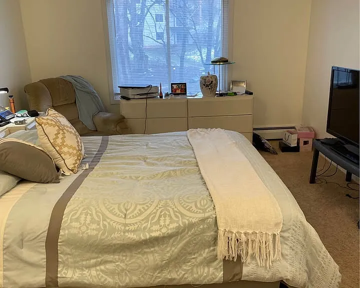 10311 Cedar Lake Rd #212 — Photo 3