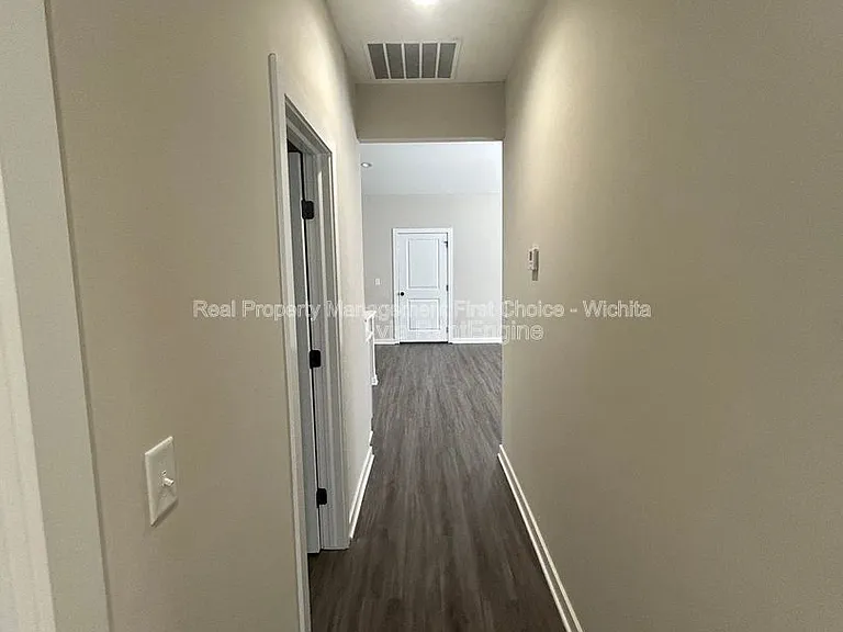 1736 E Decarsky Ct — Photo 9