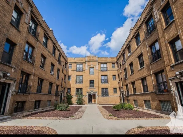 724-32 W Roscoe St, Chicago, IL