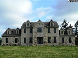 30 Yorkshire Dr, Aurora, OH 44202