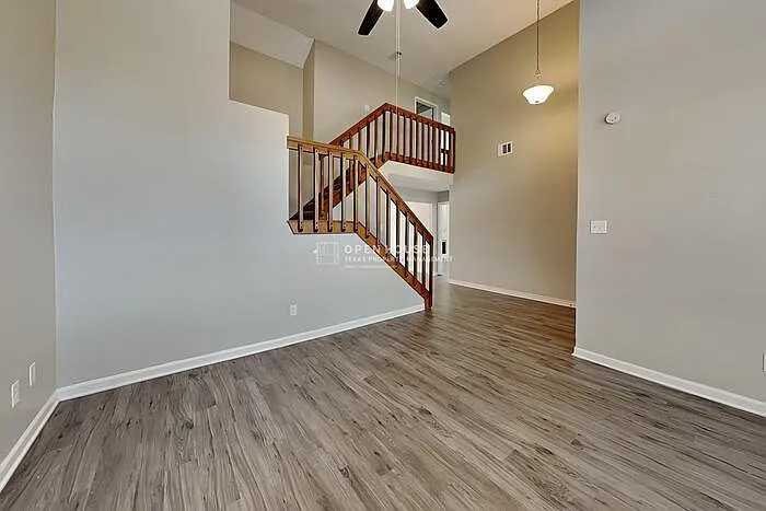 3 bed, 2.5 bath, 1919 sqft, $2,875 — Photo 3