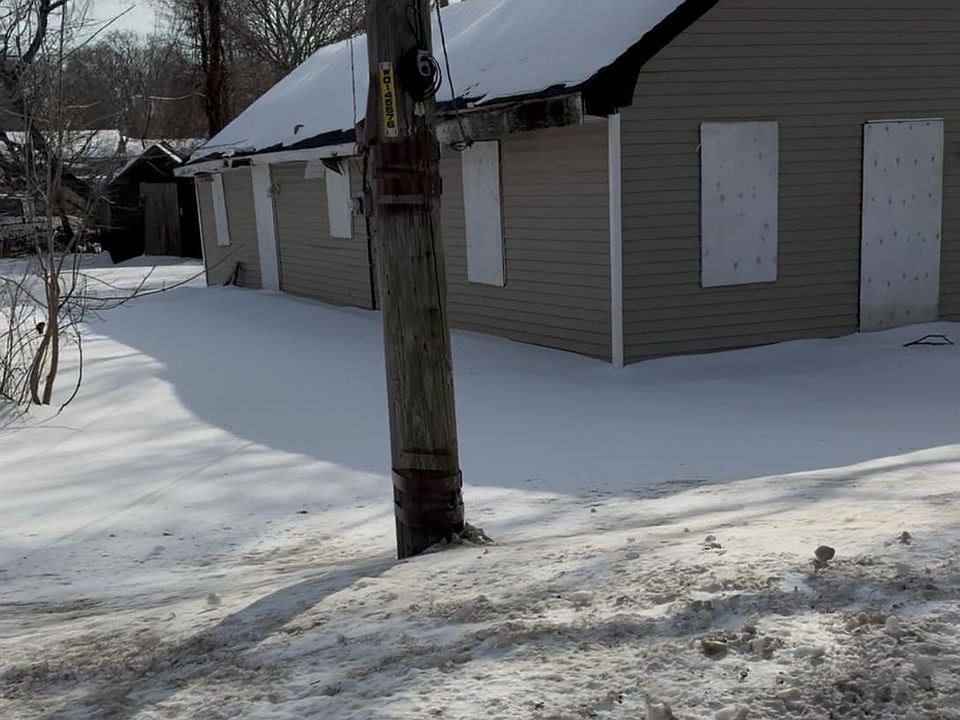 2nd image of 182 Frowein Road