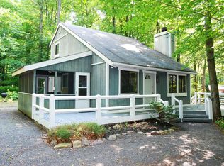 2443 Overlook Ln, Pocono Lake, PA
